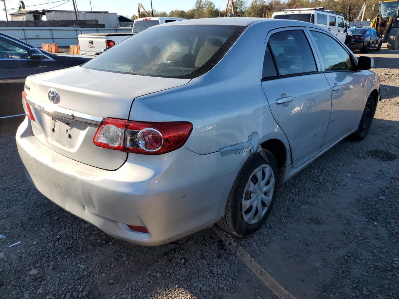 2013 Toyota Corolla L - Фото 3