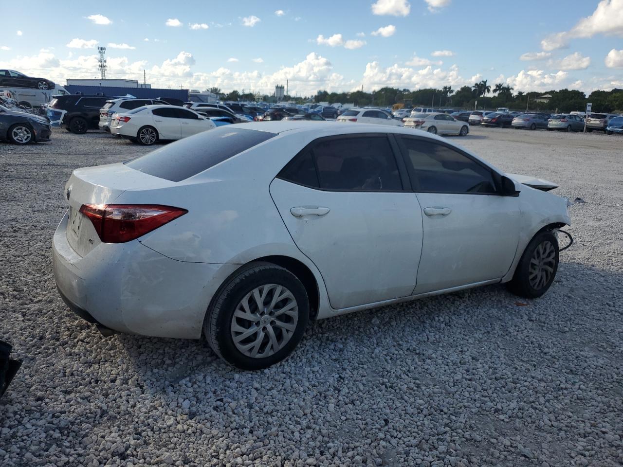 2019 Toyota Corolla Le - Фото 3