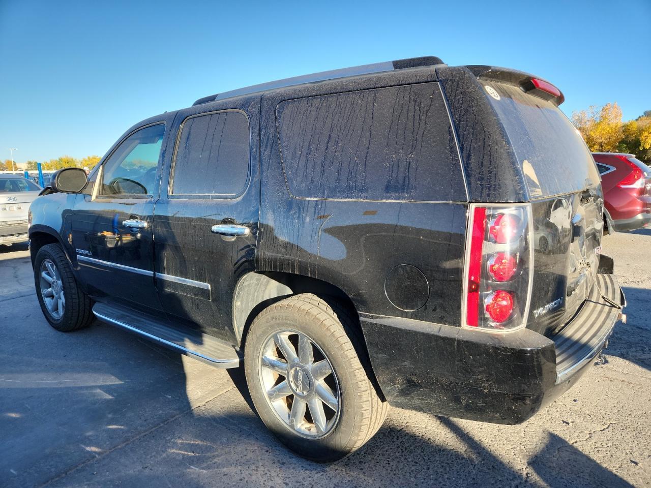 2013 GMC Yukon Denali - Image 2