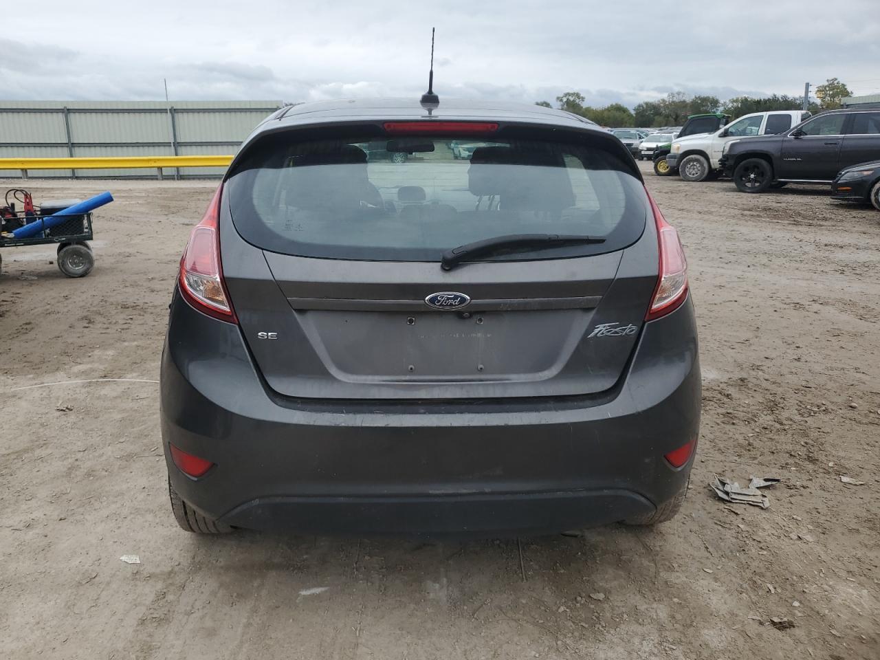 2019 Ford Fiesta Se - Image 6