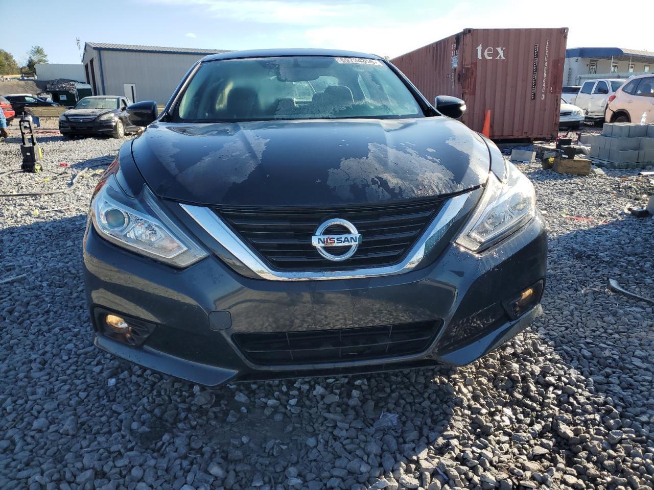2018 Nissan Altima 2.5 - Image 5