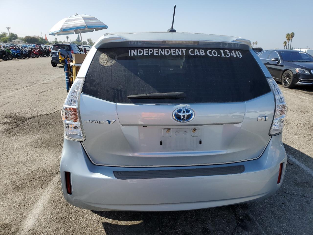 2012 Toyota Prius V - Фото 6