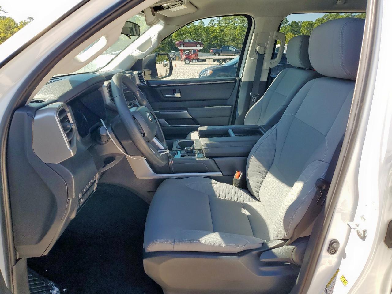 2024 Toyota Tundra Crewmax Sr - Image 7