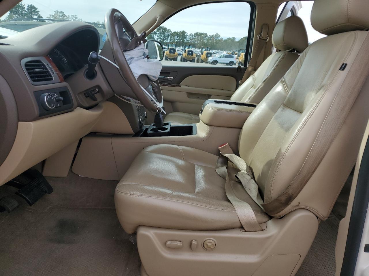 2011 GMC Yukon Xl C1500 Slt - Image 7