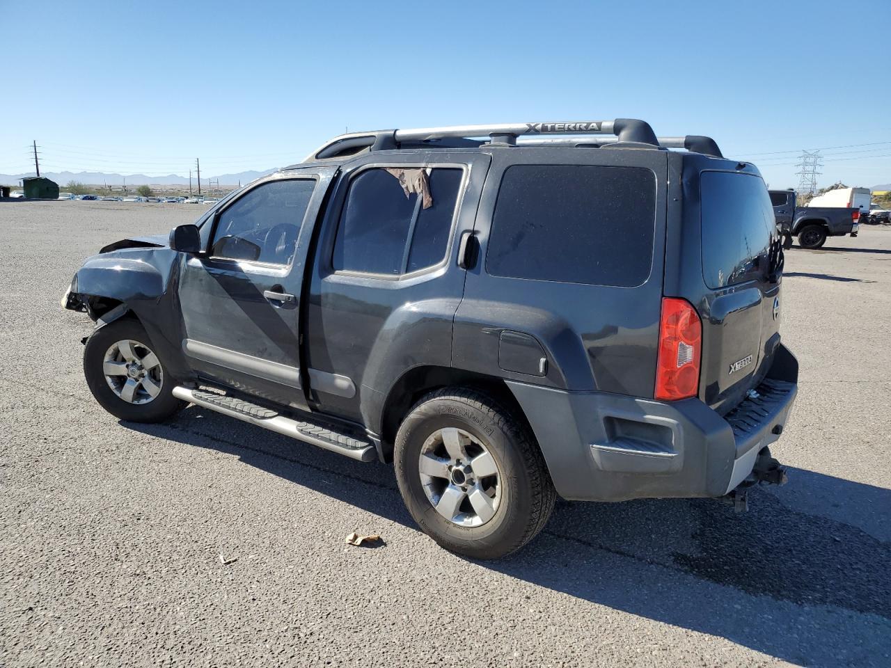 2012 Nissan Xterra Off Road - Image 2