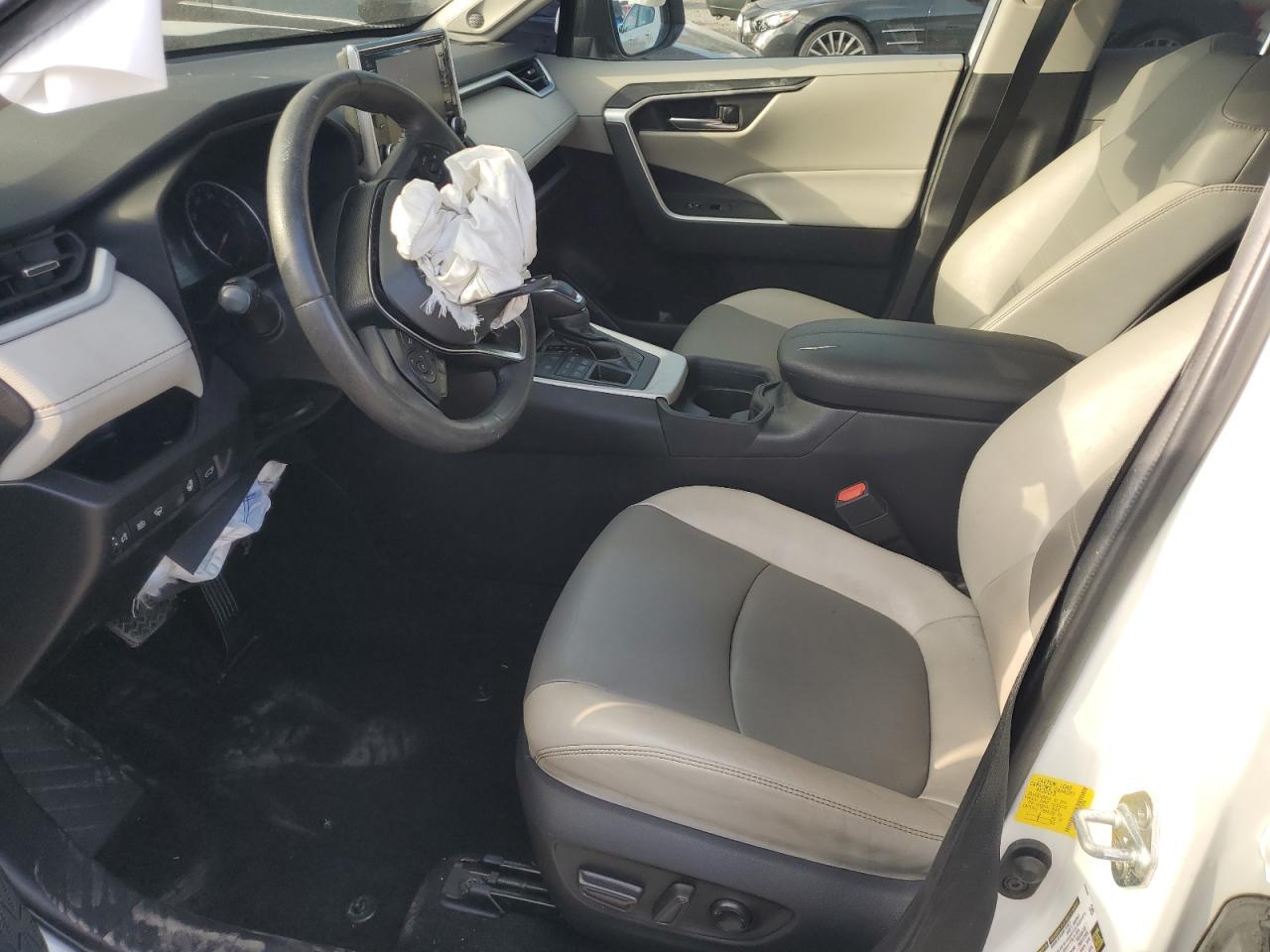 2020 Toyota Rav4 Xle Premium - Image 7