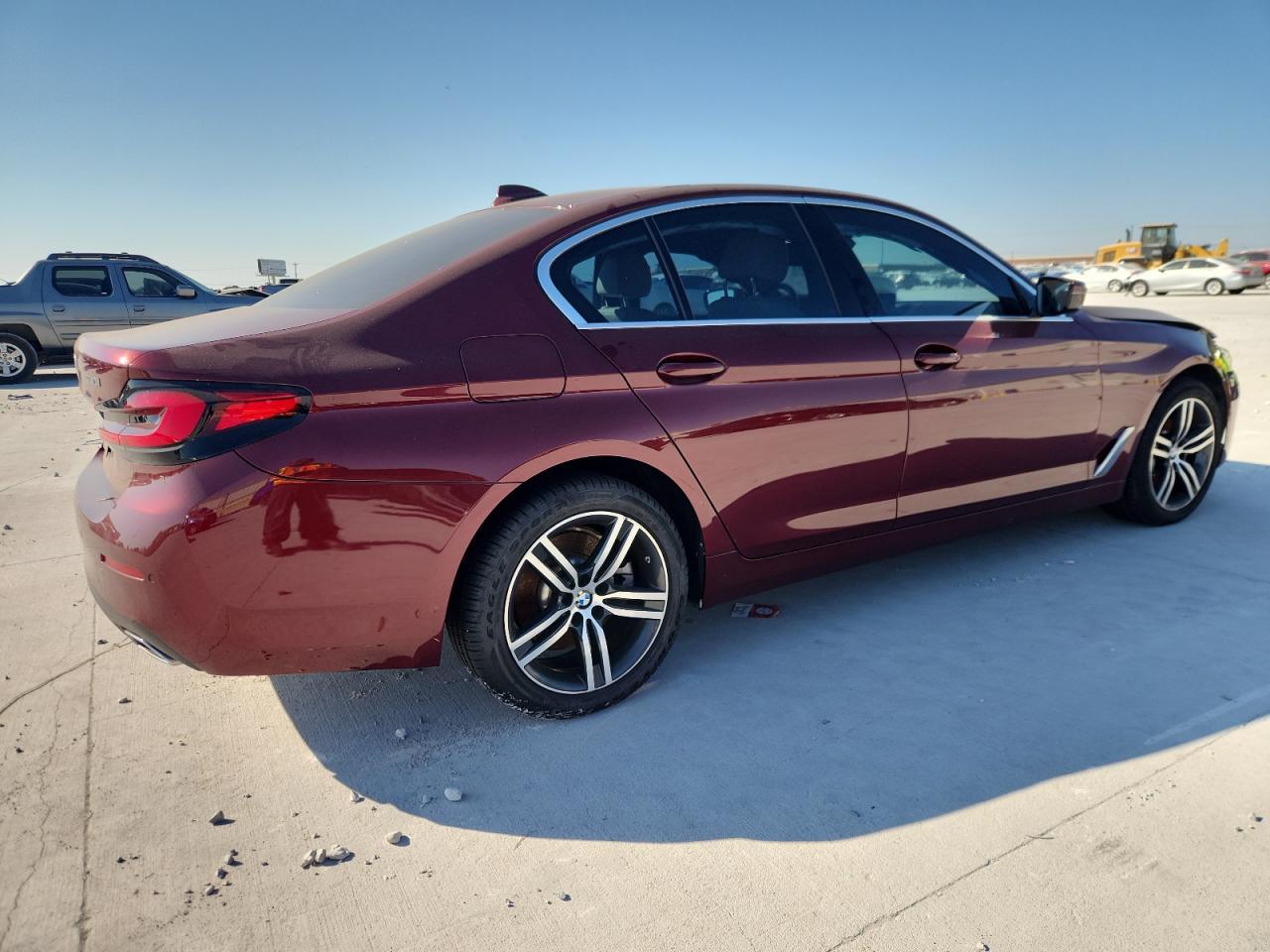 2023 BMW 530 Xi - Image 3