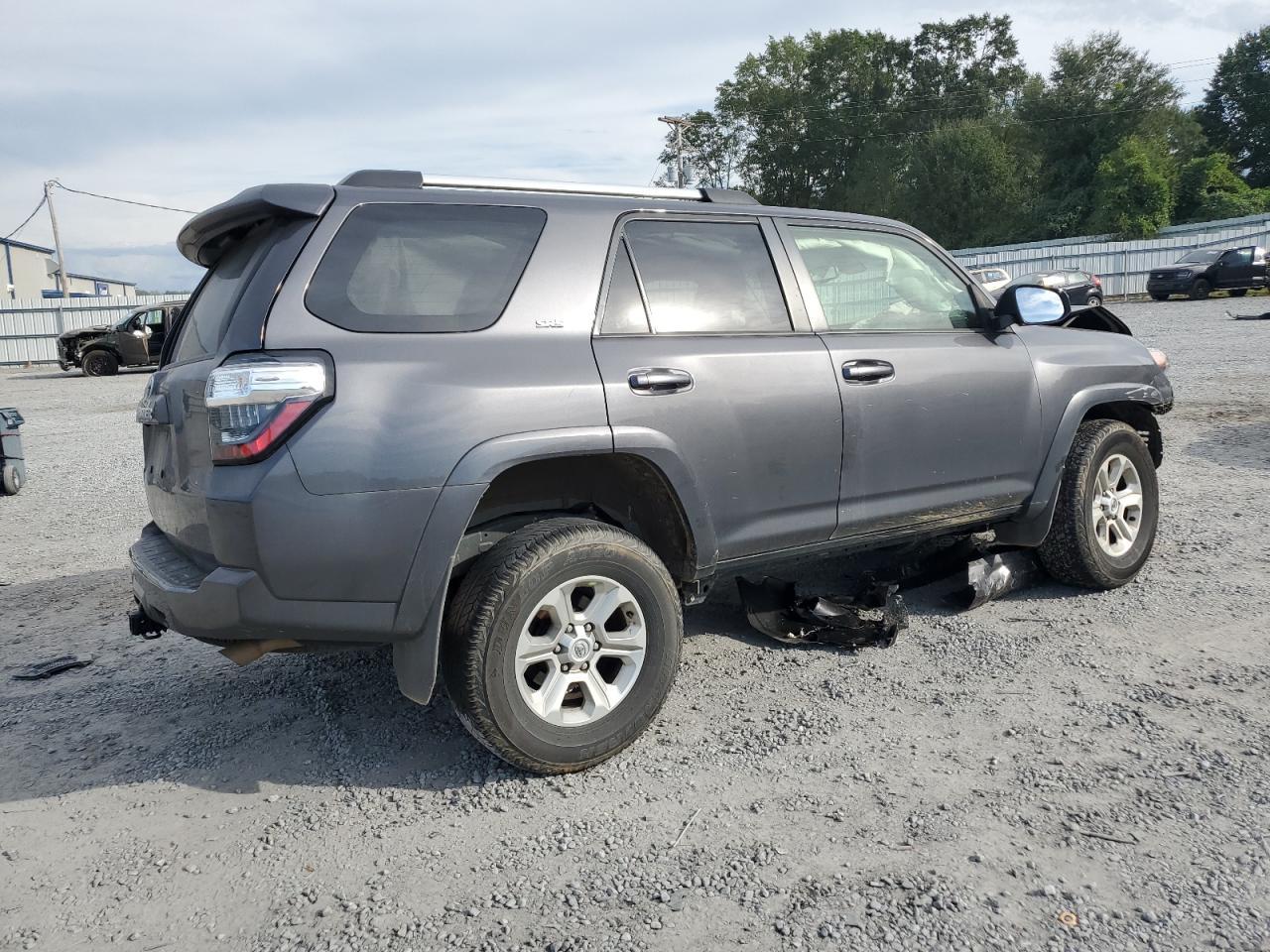 2023 Toyota 4Runner Se - Image 3