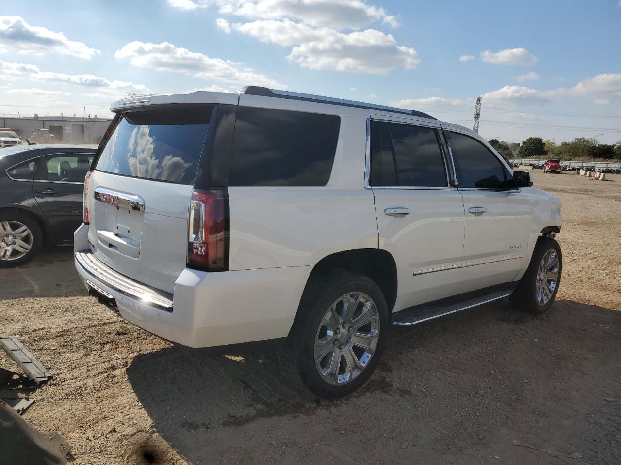 2017 GMC Yukon Denali - Image 3