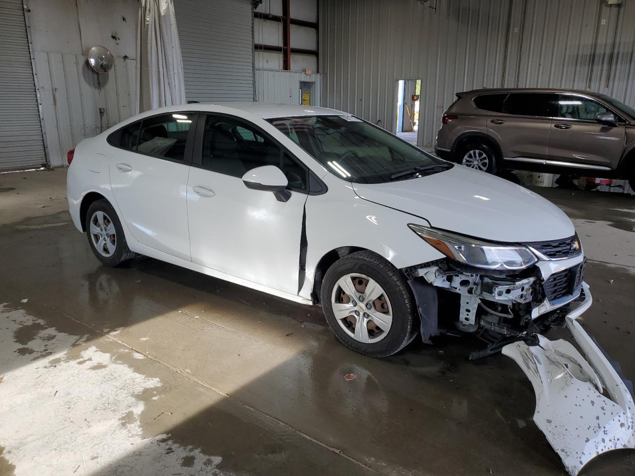 2018 Chevrolet Cruze Ls - Image 4