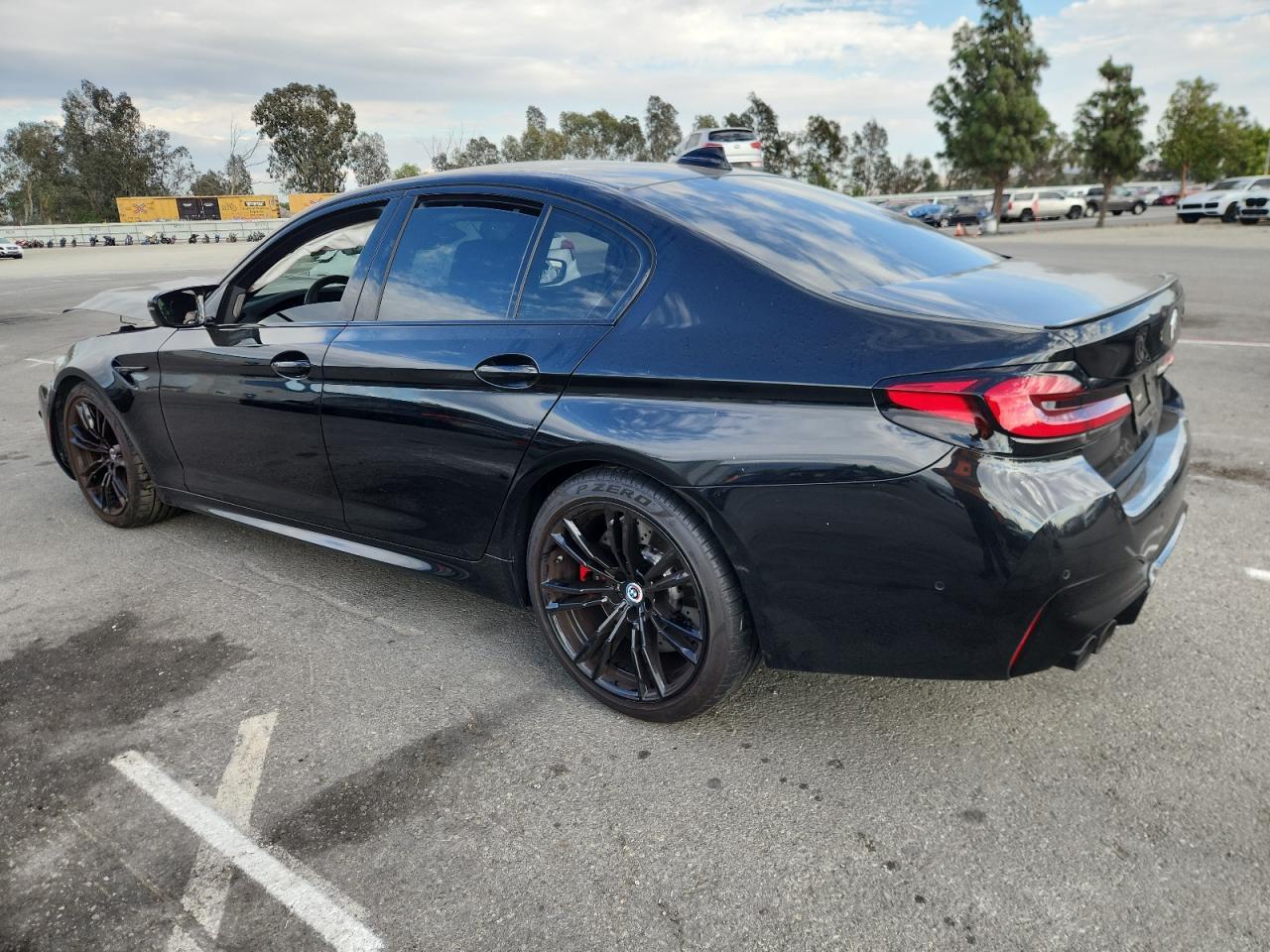 2023 BMW M5 - Фото 2