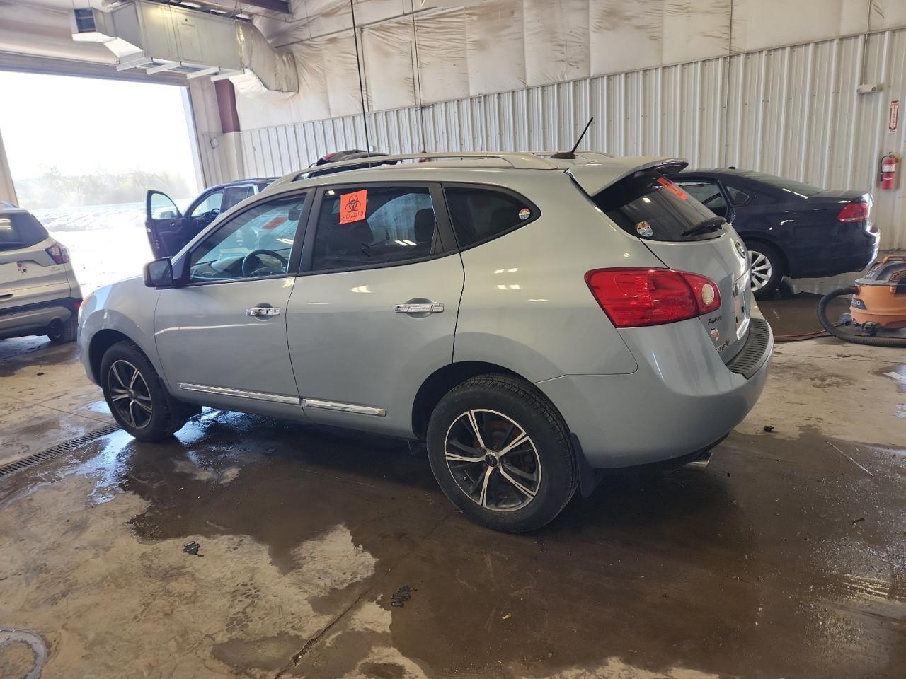 2011 Nissan Rogue S - Фото 2