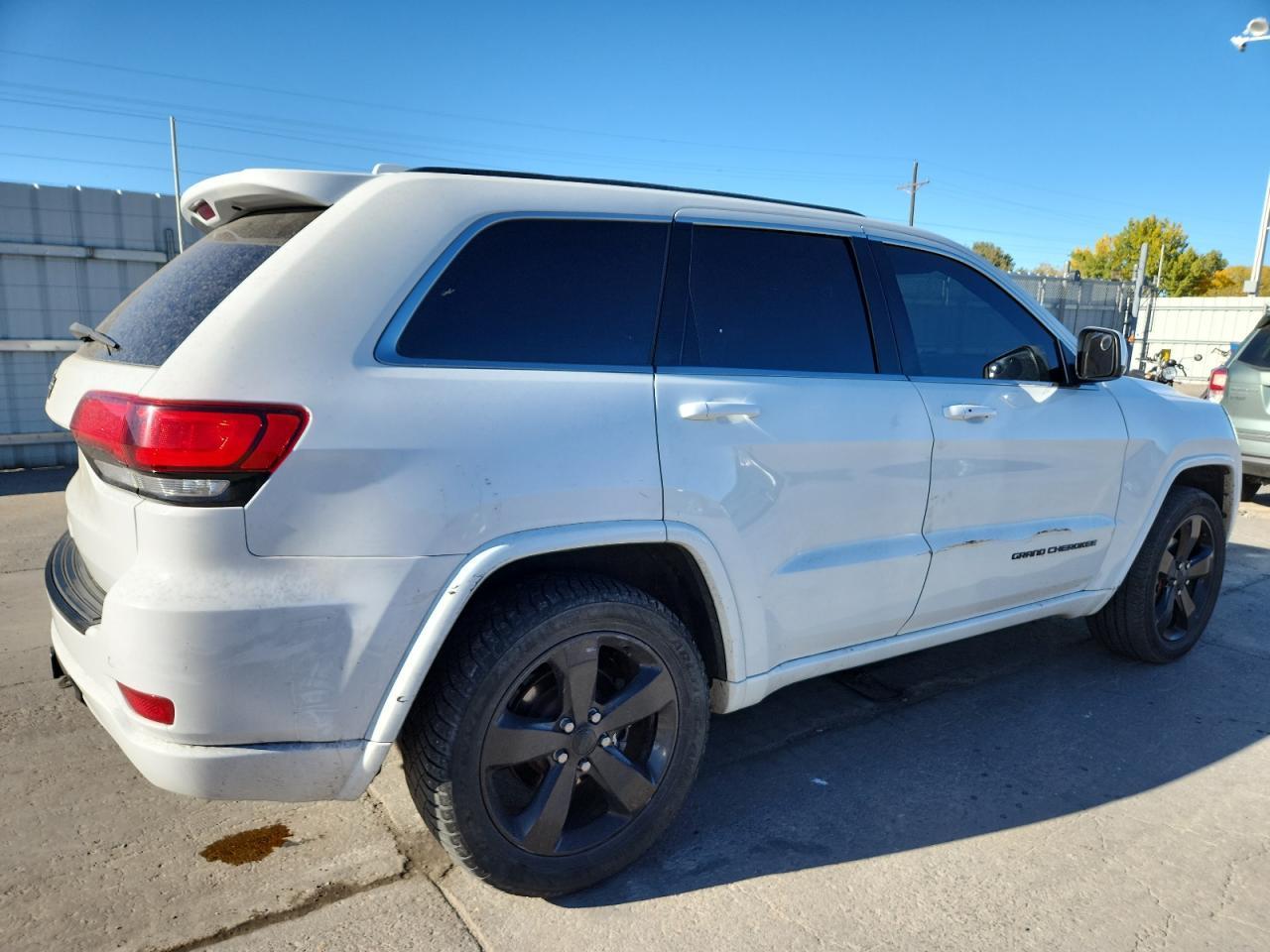 2015 Jeep Grand Cherokee Laredo - Image 3