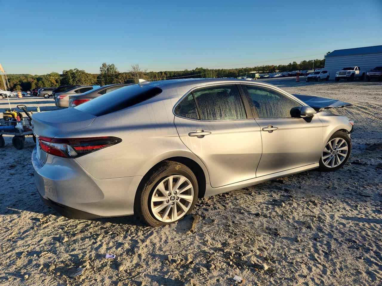 2024 Toyota Camry Le - Image 3