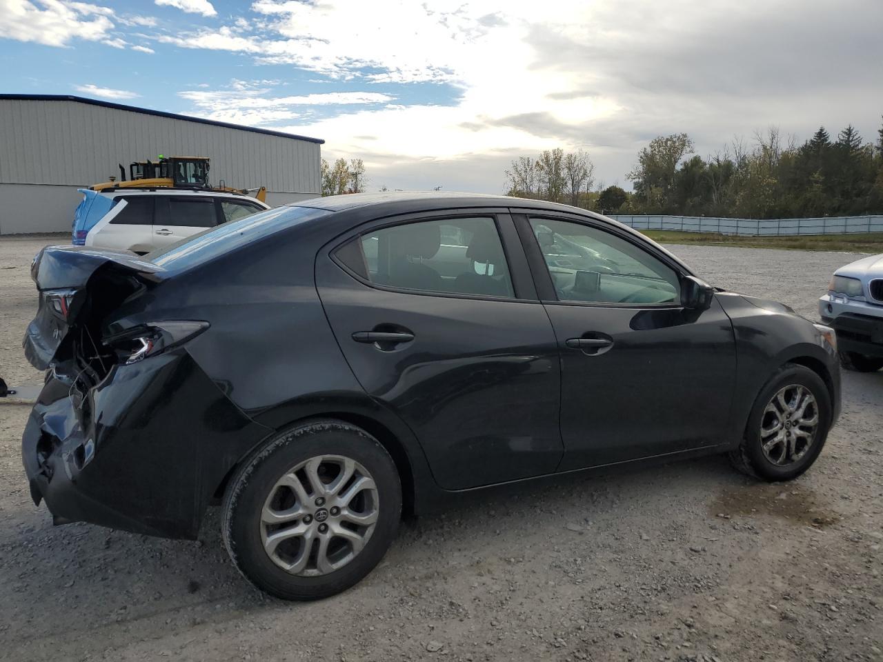 2017 Toyota Yaris Ia - Image 3