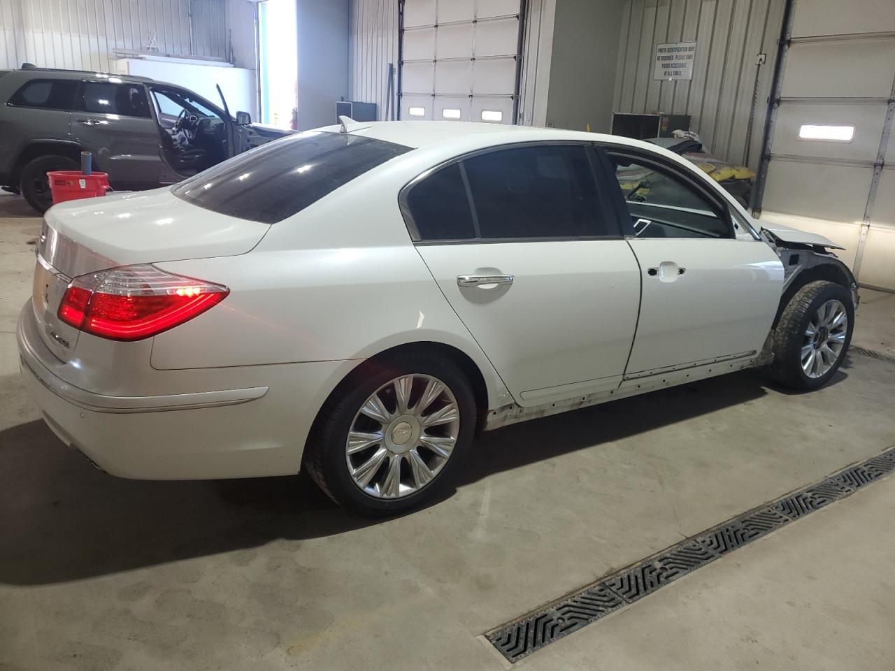 2009 Hyundai Genesis 3.8L - Фото 3
