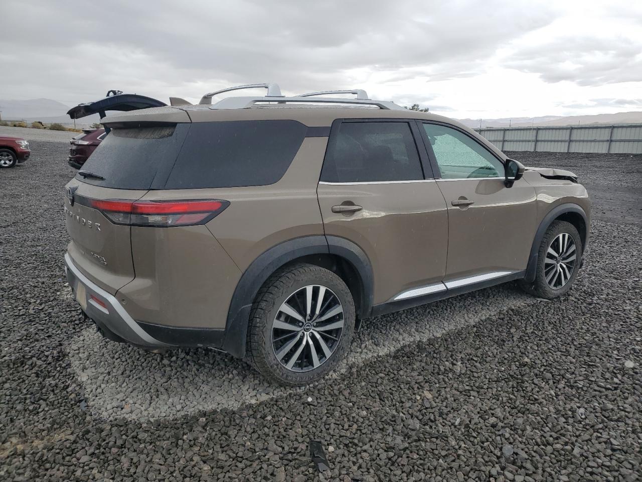 2023 Nissan Pathfinder Platinum - Фото 3