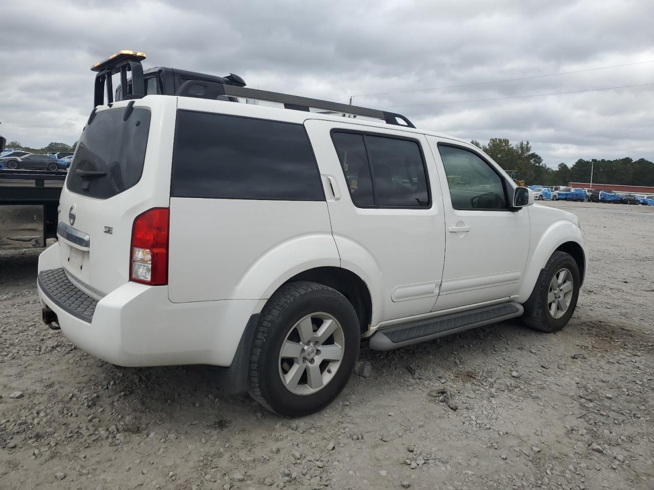 2008 Nissan Pathfinder S - Image 3