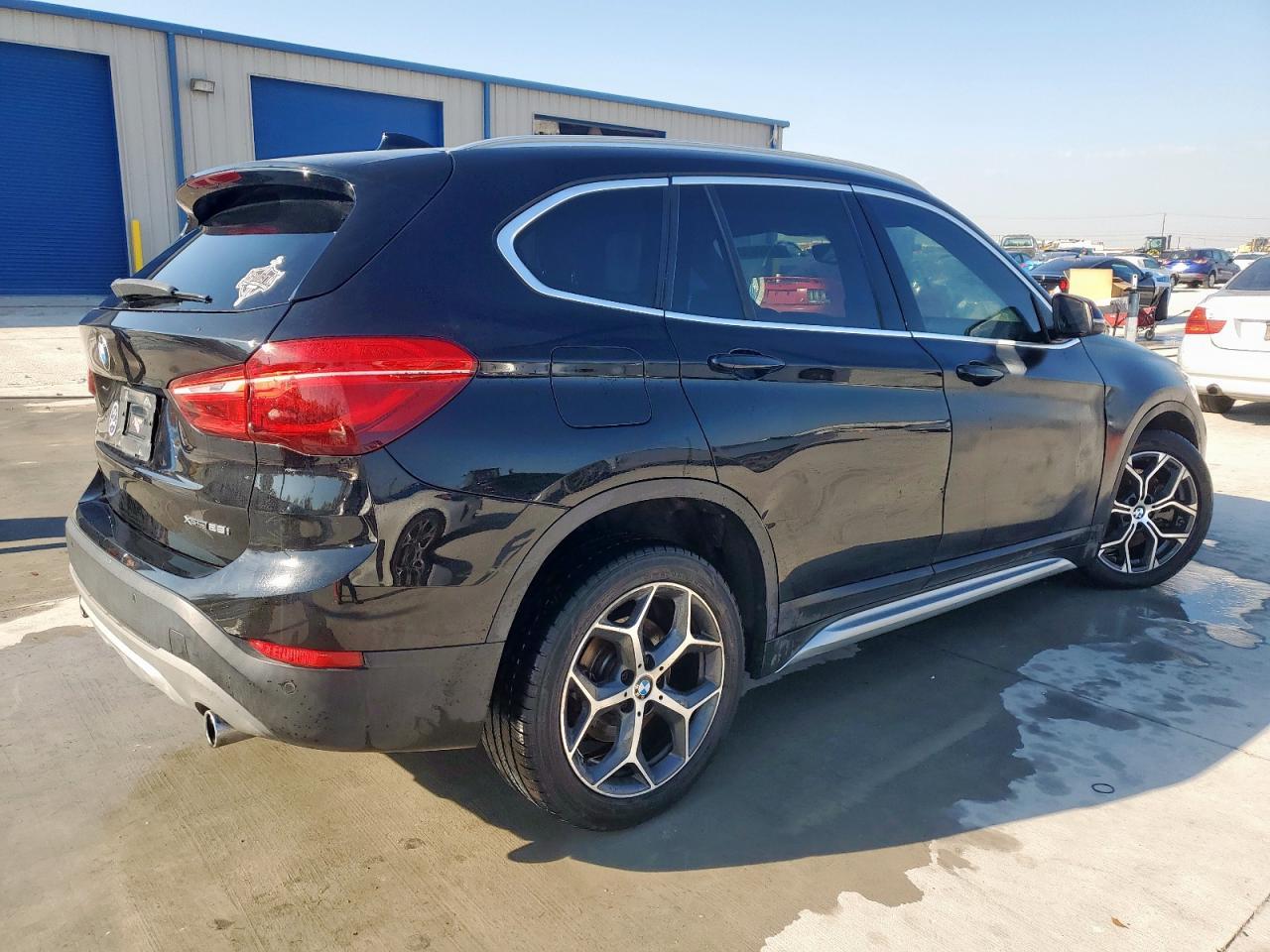 2018 BMW X1 xDrive28I - Фото 3