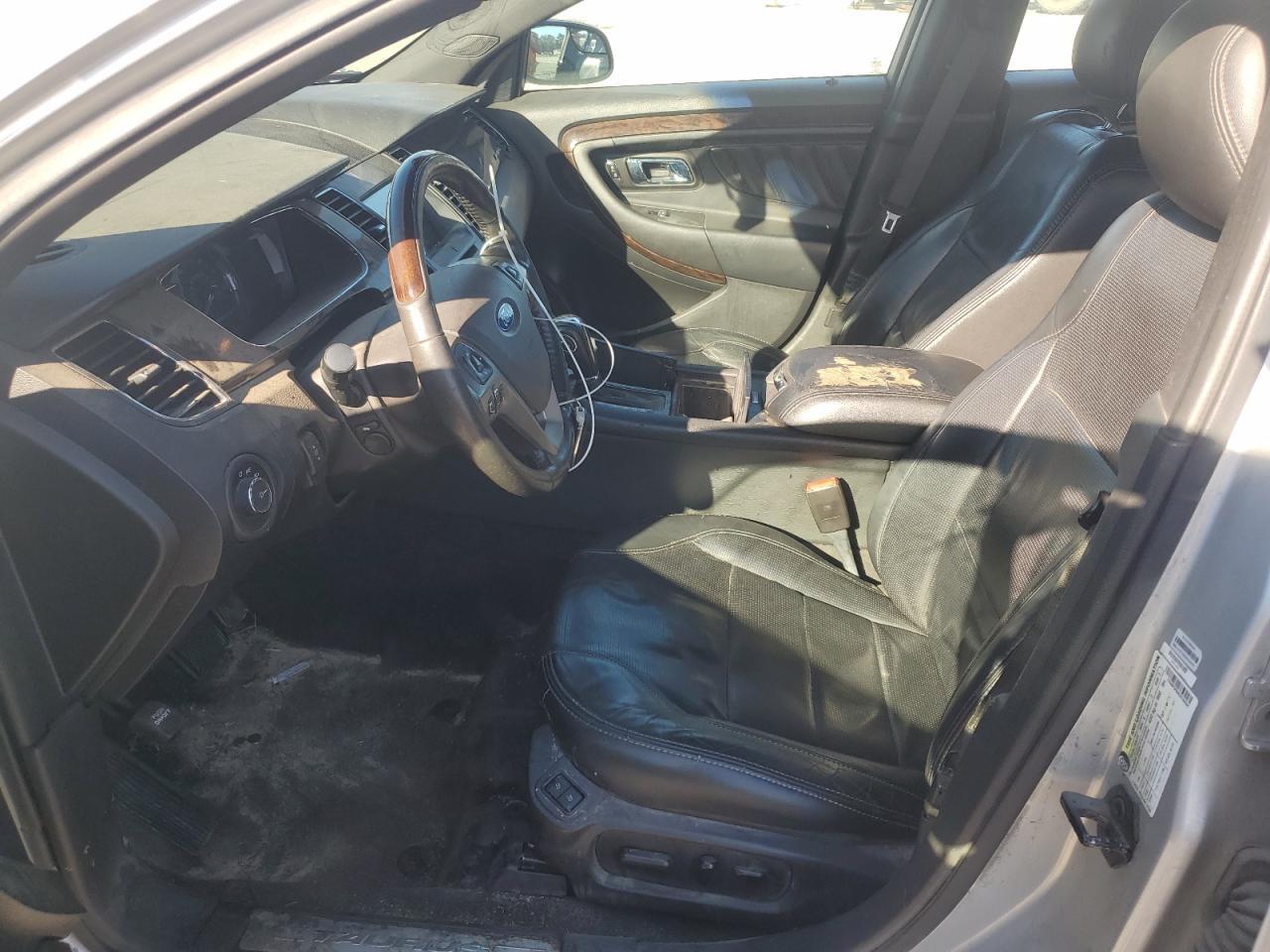 2016 Ford Taurus Limited - Image 7