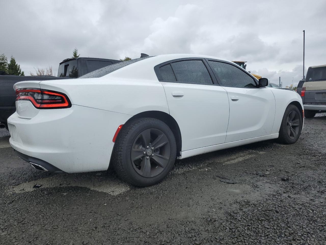 2016 Dodge Charger Sxt - Фото 3