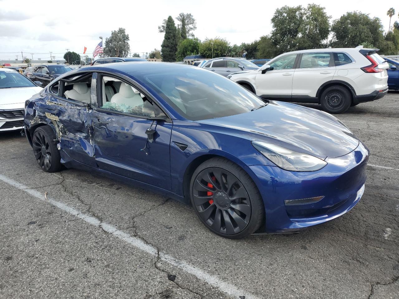 2022 Tesla Model 3 - Image 4