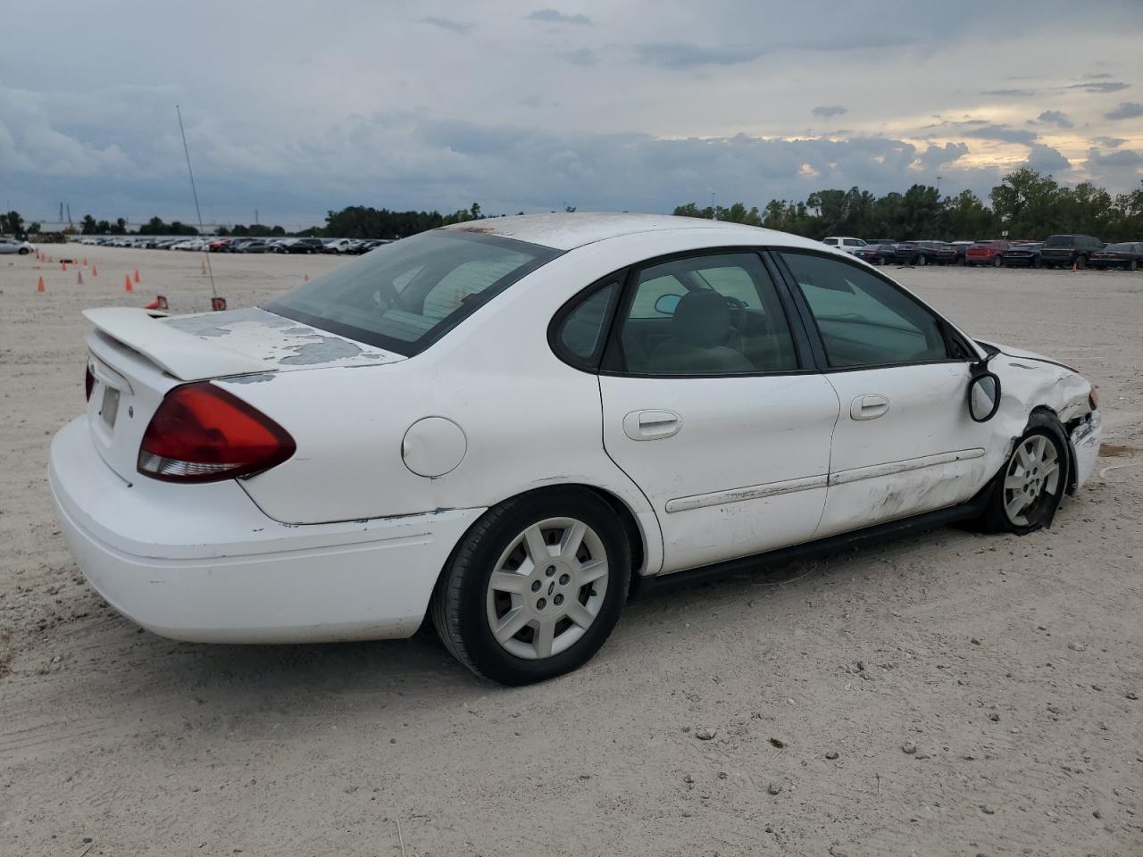 2006 Ford Taurus Se - Image 3