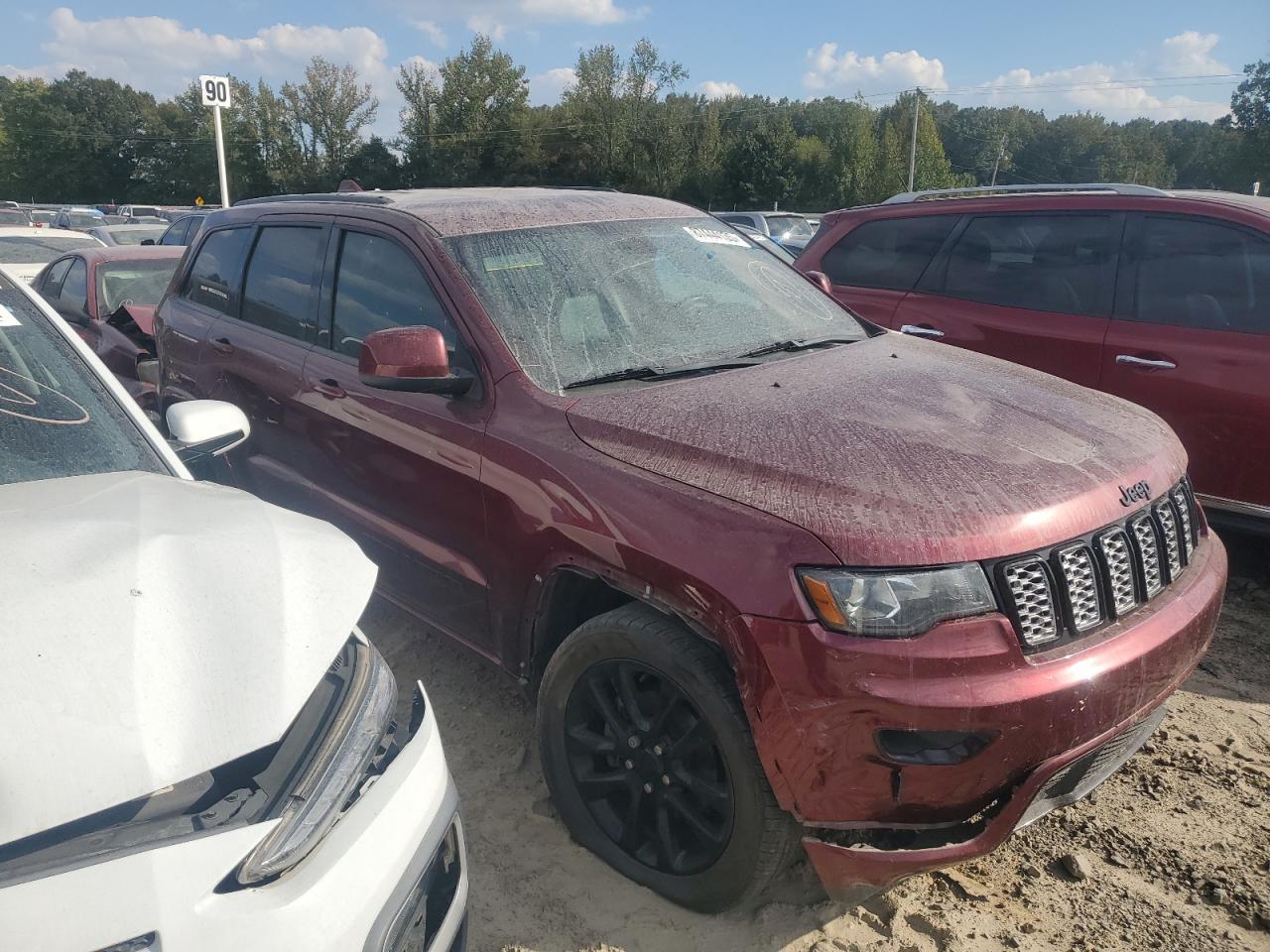 2020 Jeep Grand Cherokee Laredo - Image 4