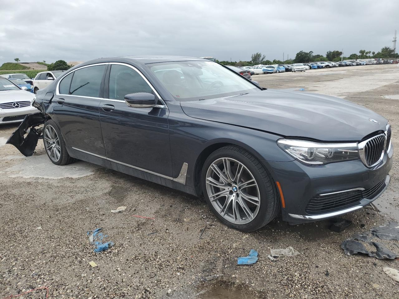 2019 BMW 740 I - Фото 4