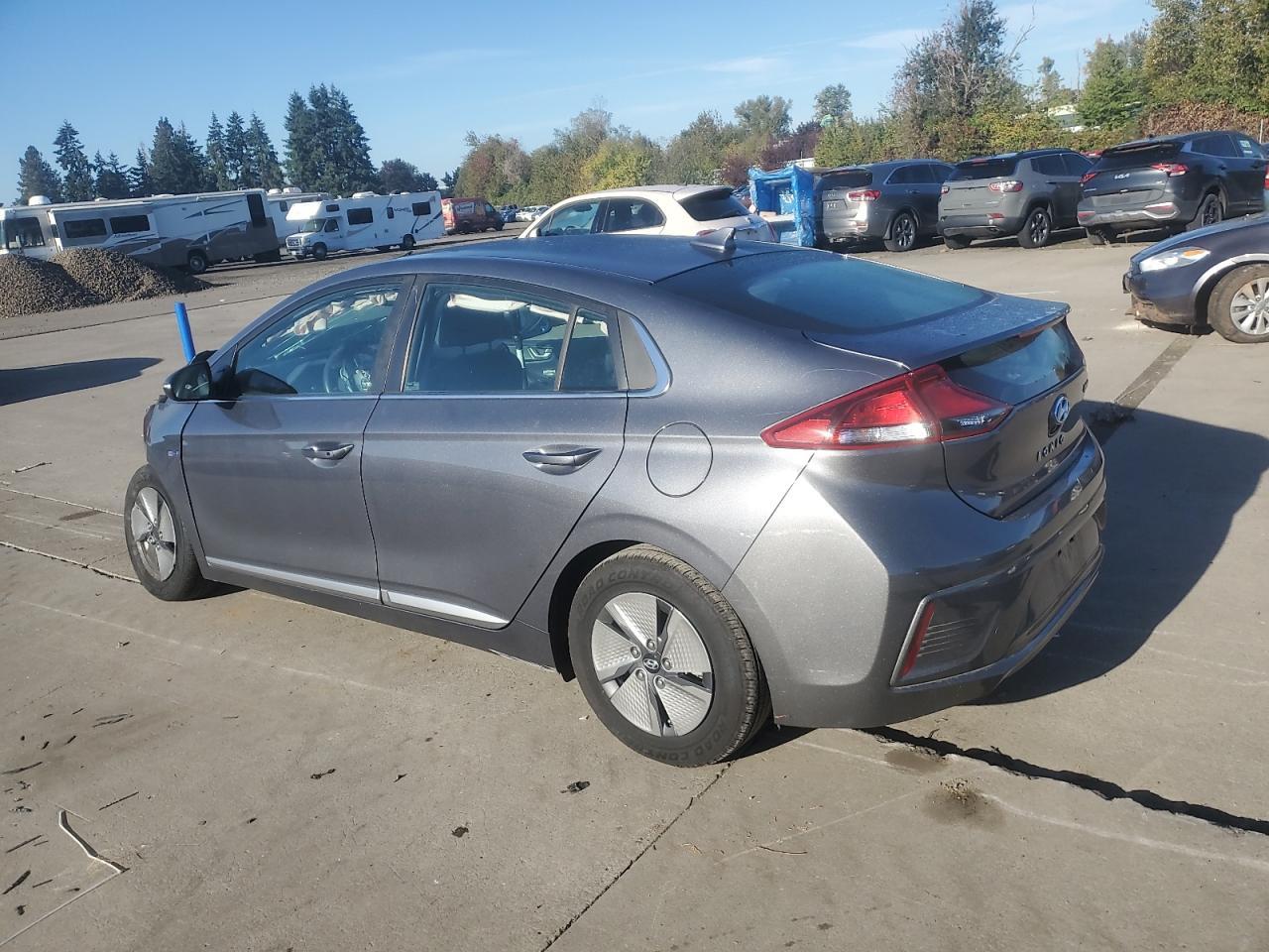 2020 Hyundai Ioniq Se - Image 2