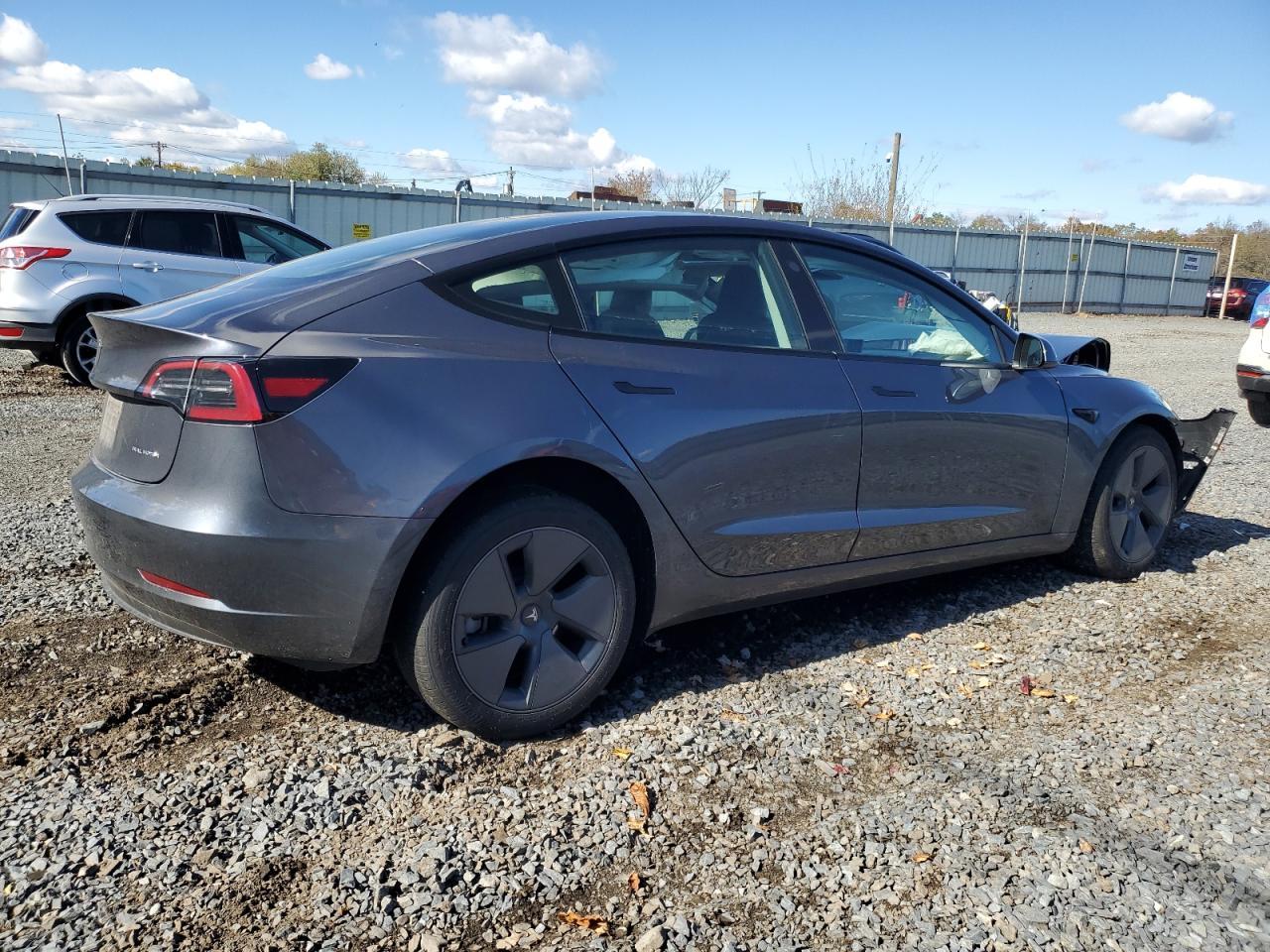 2023 Tesla Model 3 - Фото 3