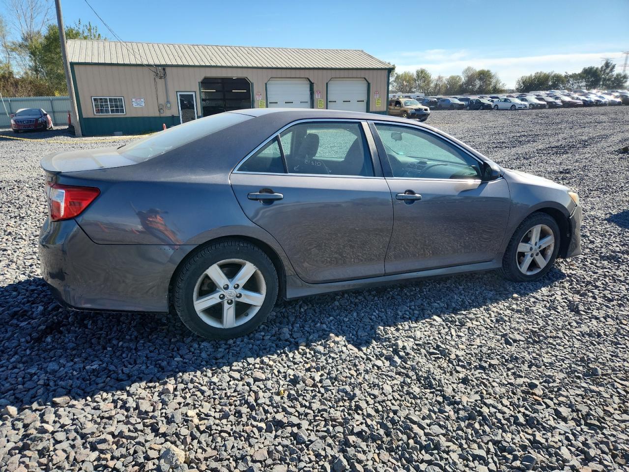 2014 Toyota Camry L - Image 3