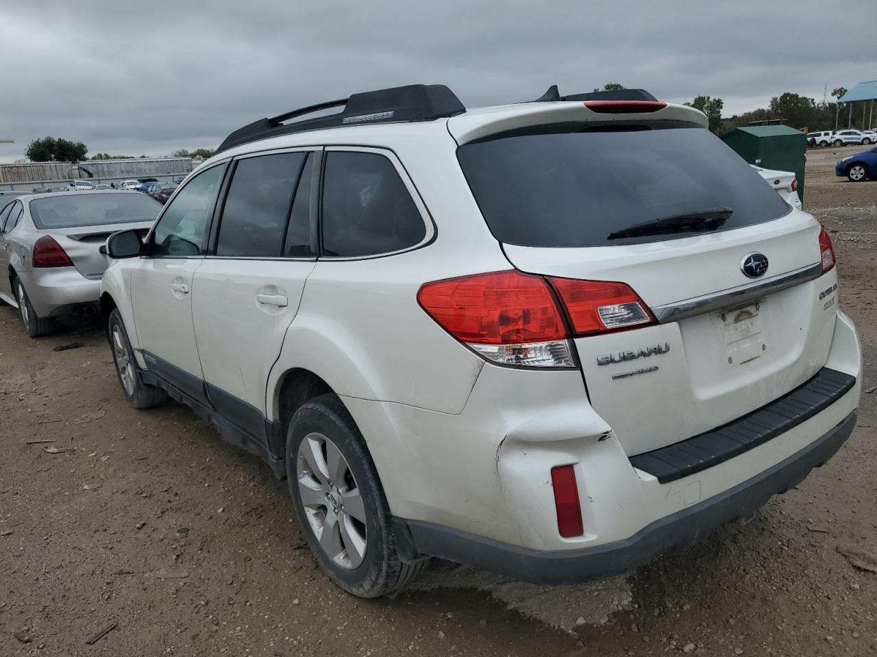2011 Subaru Outback 2.5I Limited - Фото 2