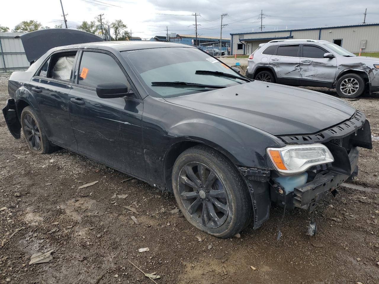 2012 Chrysler 300C - Фото 4
