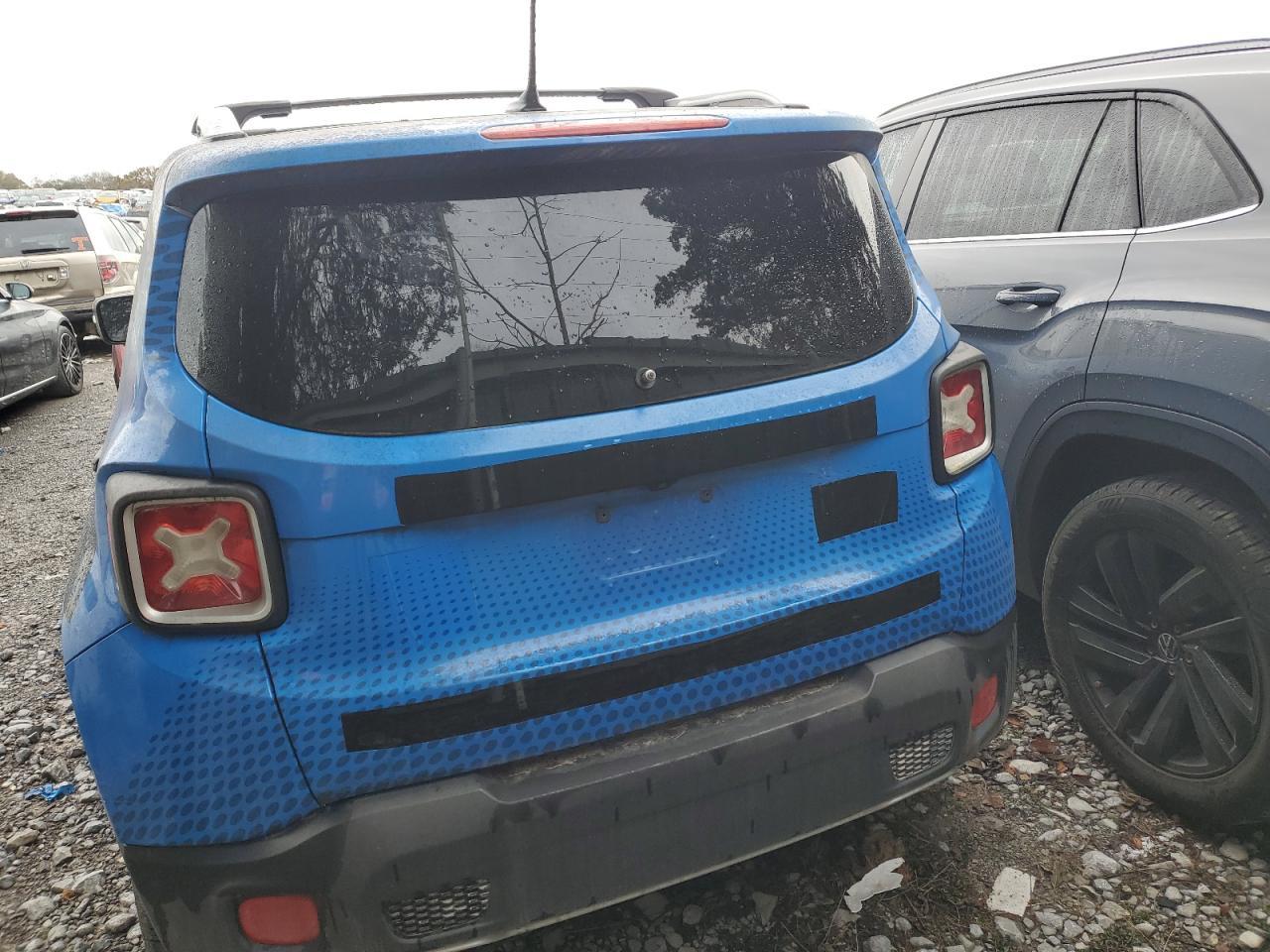 2015 Jeep Renegade Limited - Image 6