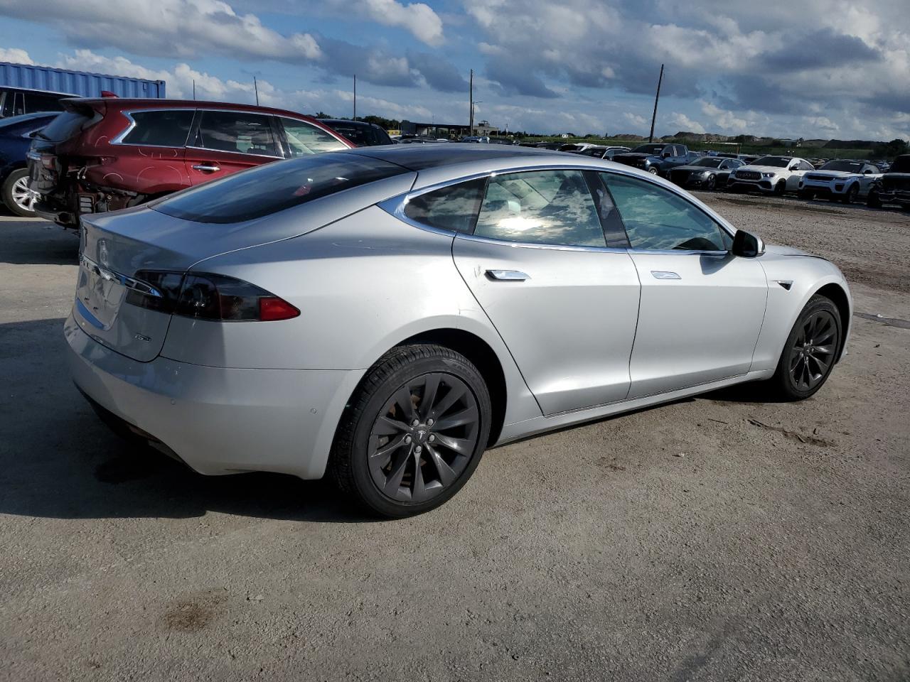 2017 Tesl Model S 75D - Фото 3