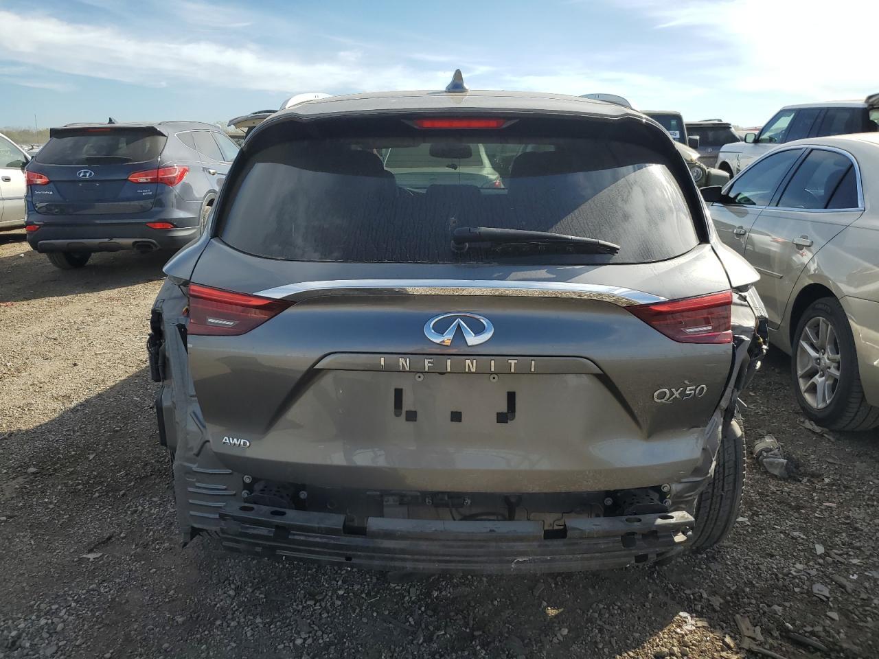 2019 Infiniti Qx50 Essential - Image 6