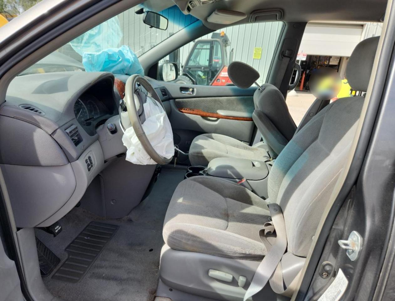 2004 Toyota Sienna Xle - Image 7