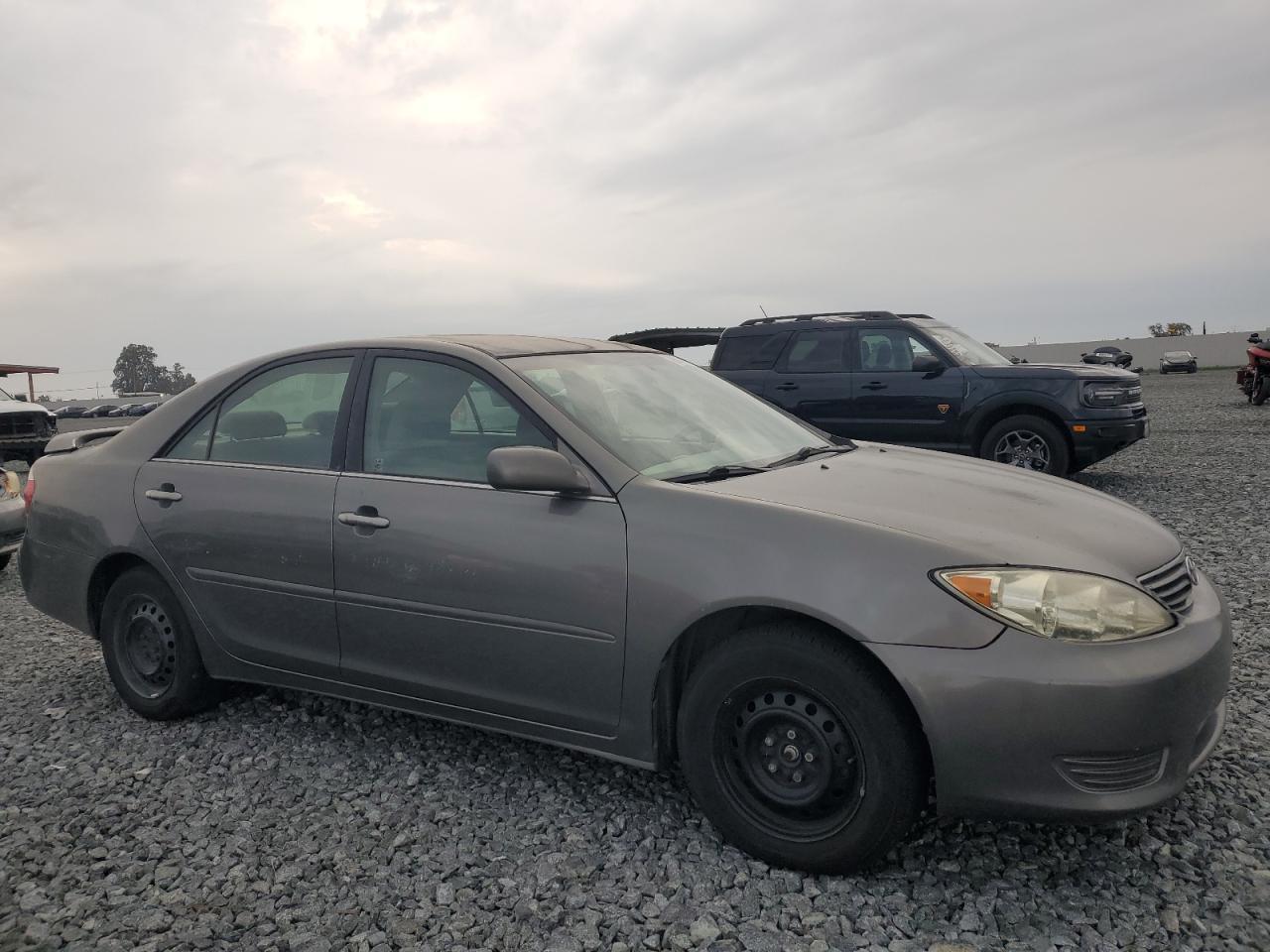 2005 Toyota Camry Le - Image 4