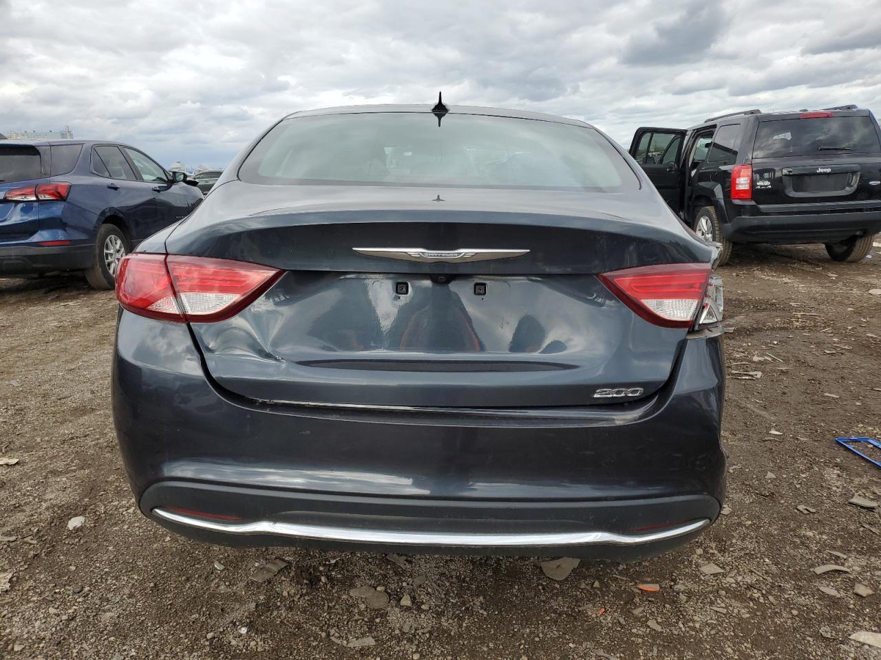2017 Chrysler 200 Limited - Image 6
