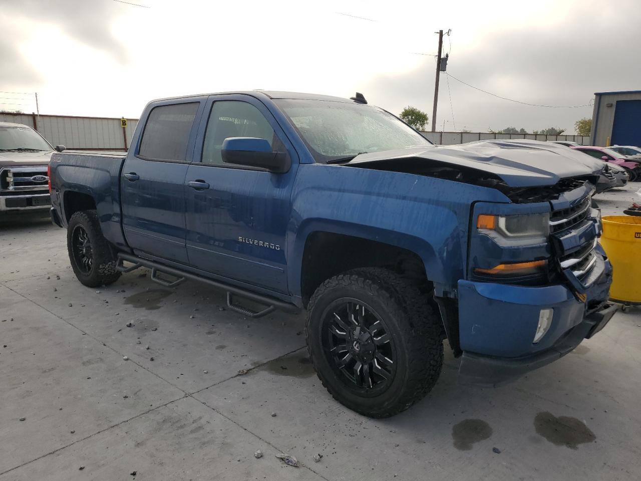 2017 Chevrolet Silverado K1500 Lt - Image 4