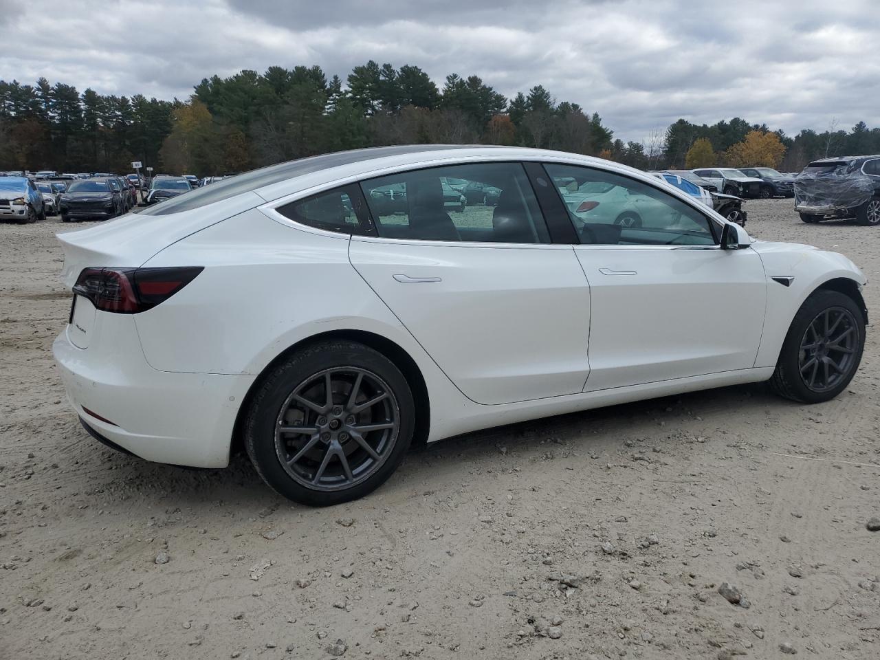2019 Tesla Model 3 - Фото 3