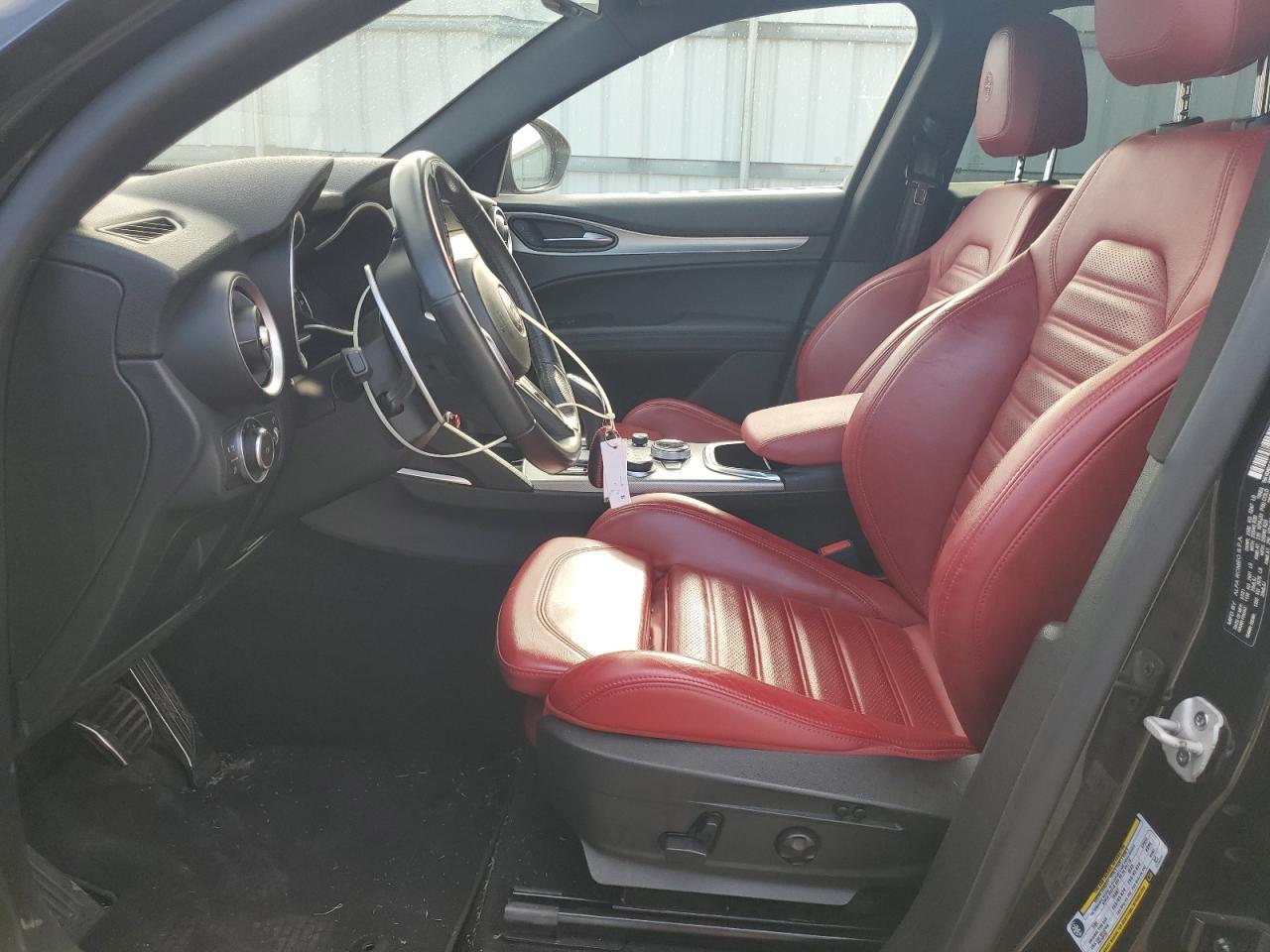 2022 Alfa Romeo Stelvio Ti - Image 7