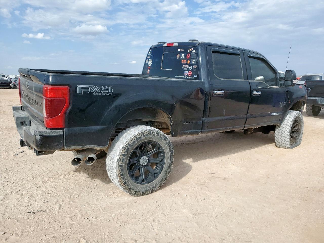 2022 Ford F250 Super Duty - Фото 3