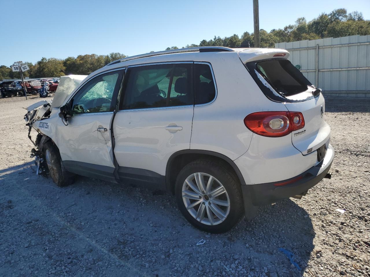 2009 Volkswagen Tiguan Se - Image 2