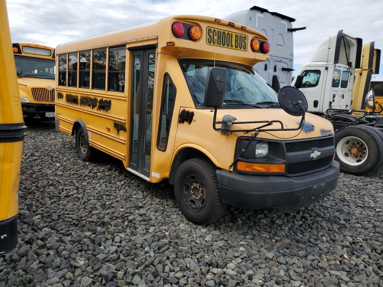 2009 Chevrolet Express G3500 - Image 4