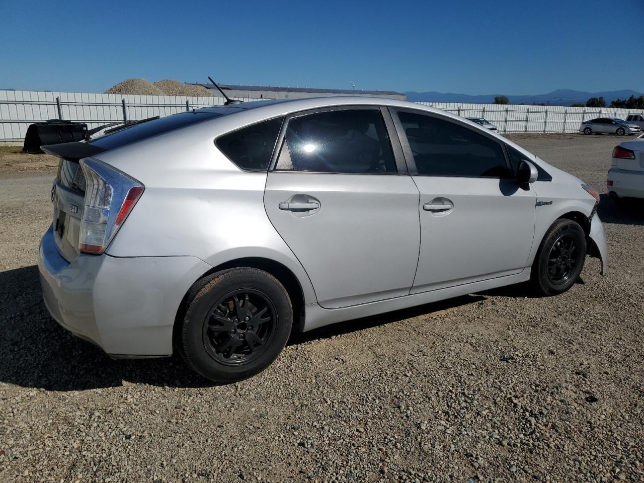 2010 Toyota Prius - Image 3