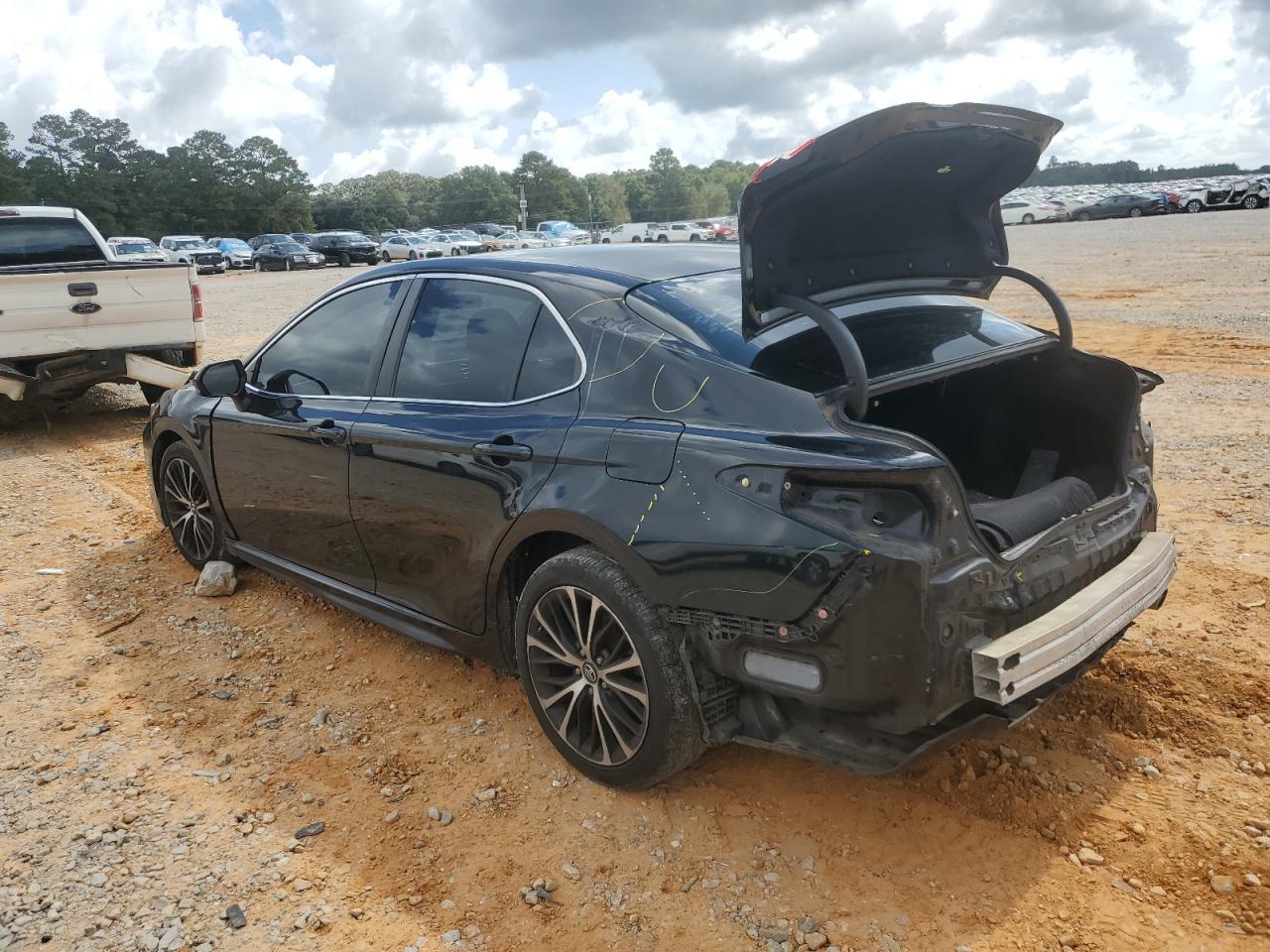 2018 Toyota Camry L - Image 2