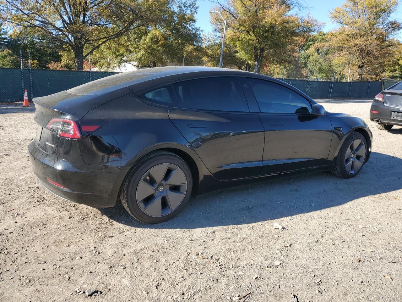 2022 Tesla Model 3 - Image 3