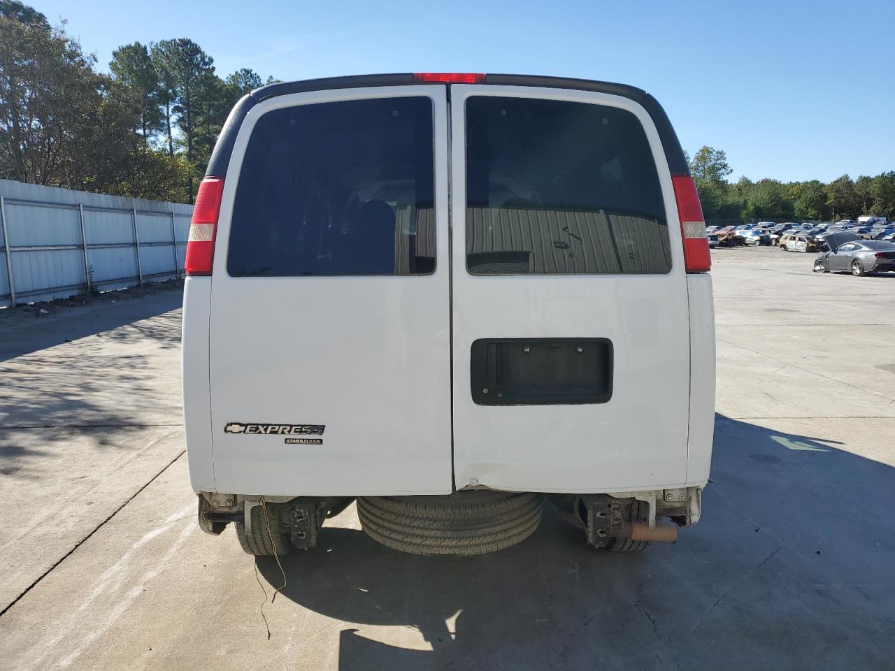 2015 Chevrolet Express G2500 Ls - Фото 6